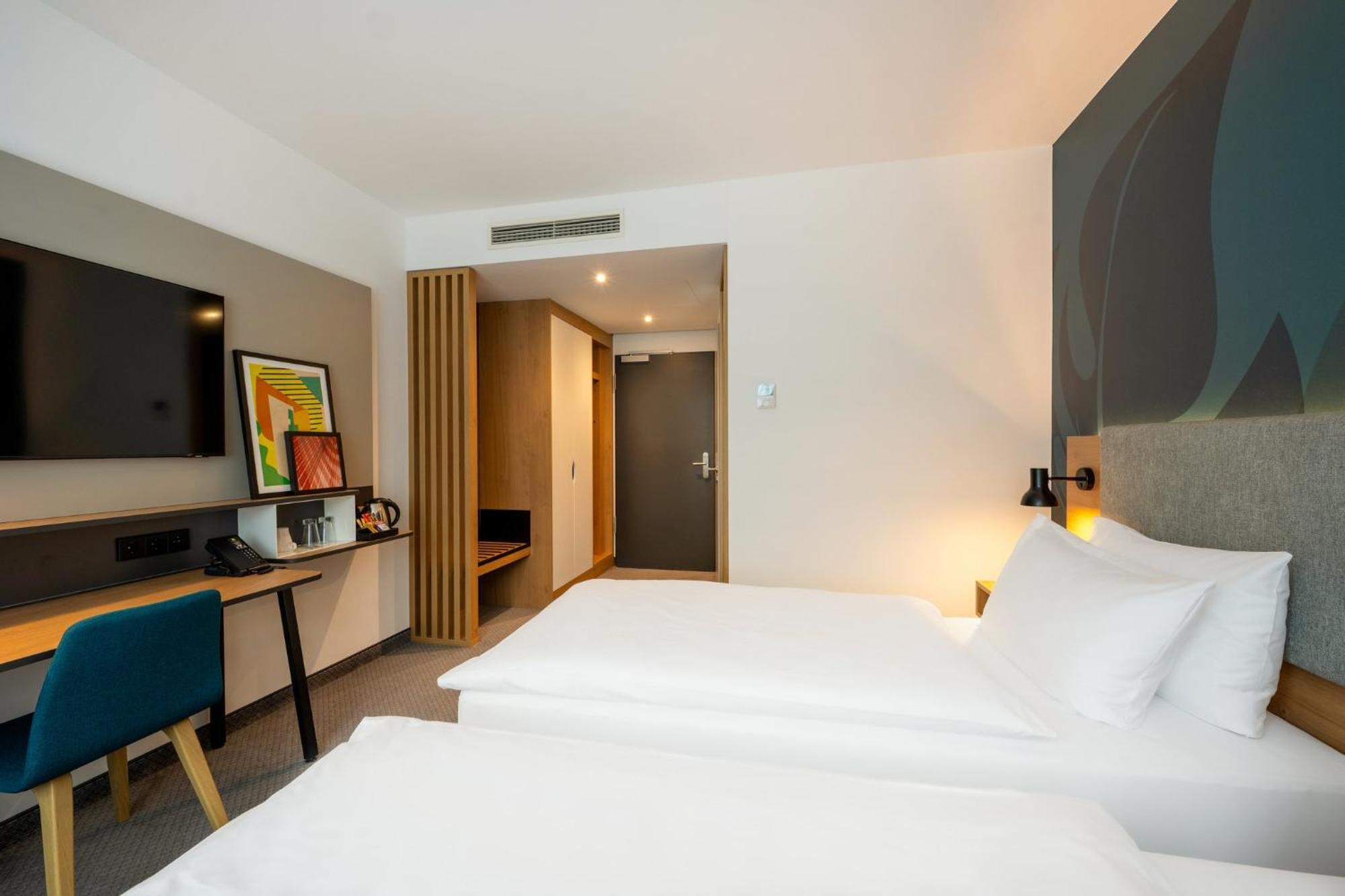 - Westpark By Ihg Hotel Munich