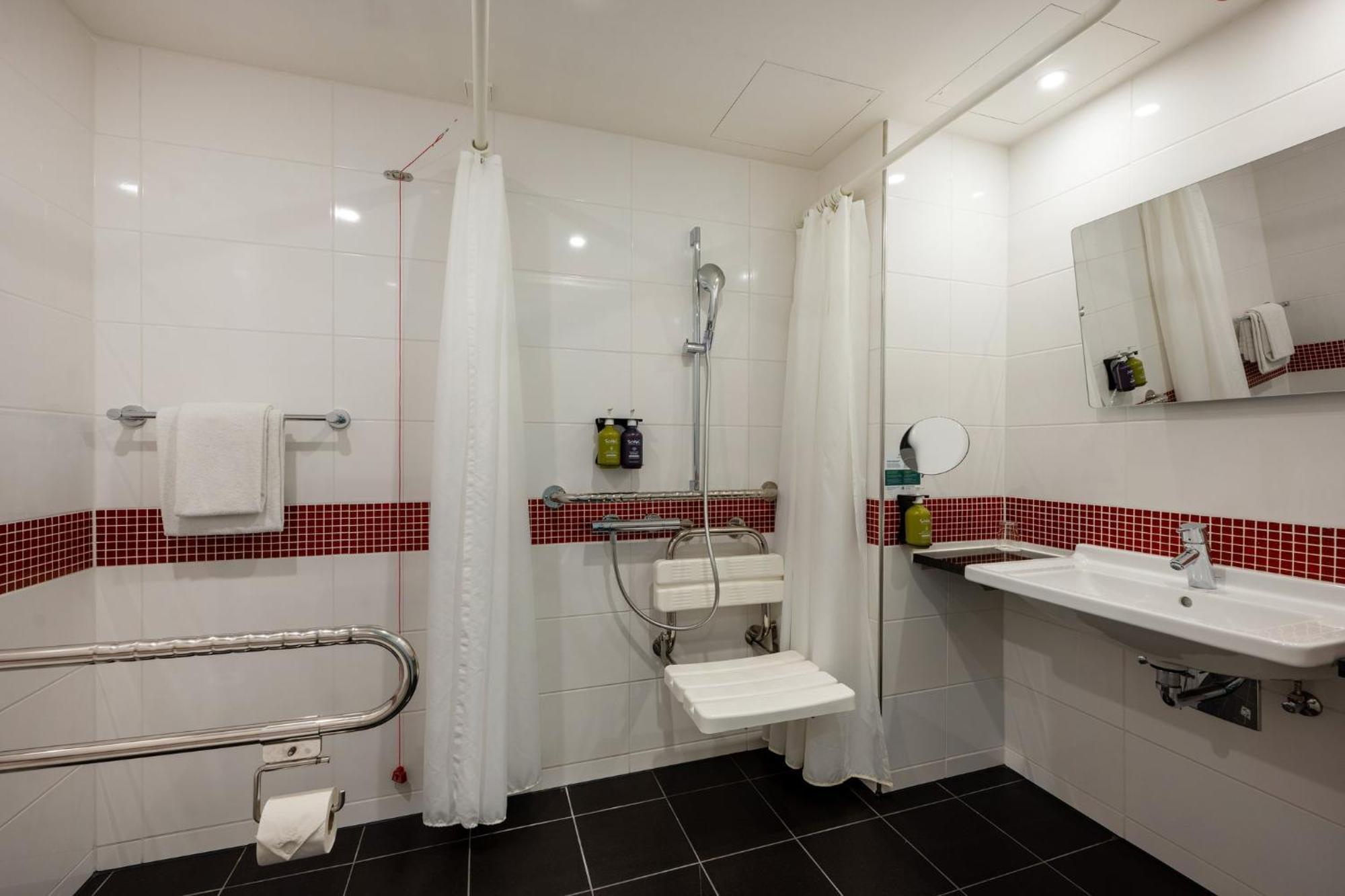 - Westpark By Ihg Hotel Munich